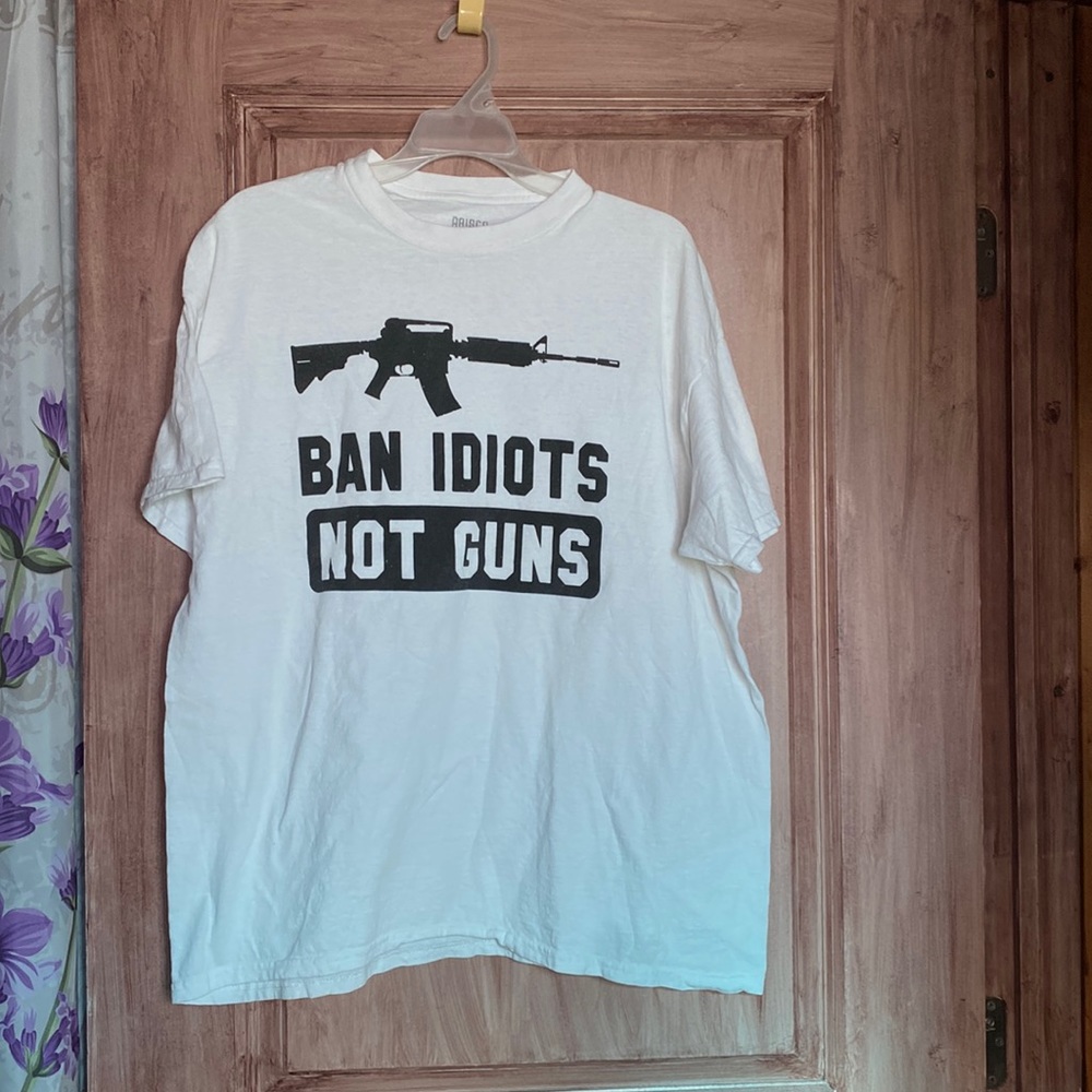 2 Mens graphic tshirts